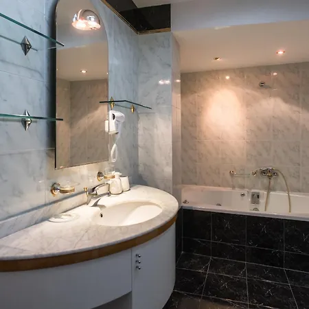Grand By F & G Apartment Kastoria